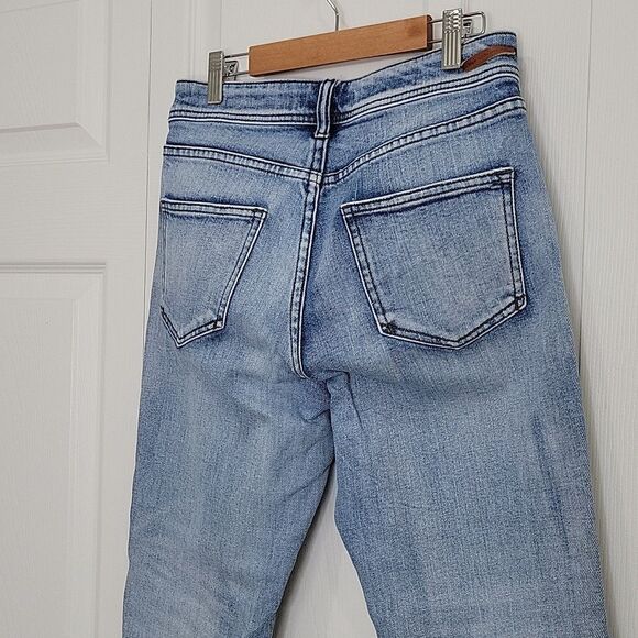 PILCRO Jeans Light Wash, Relaxed Straight Leg, Size 26 - Picture 5 of 9